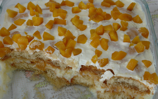 Torta de bolacha com pêssego