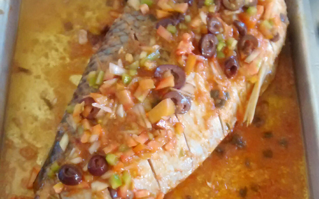 Peixe assado à moda pantaneira