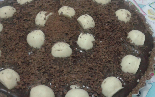 Pavê de creme de avelã e bombom