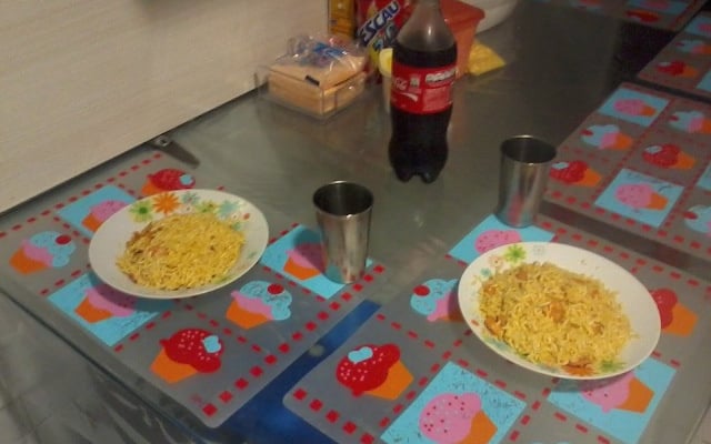 Miojo com camarão ao alho e óleo