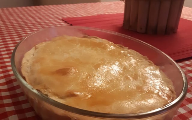 Torta de escarola com sardinha