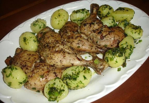 Frango ao pesto com batata sauté