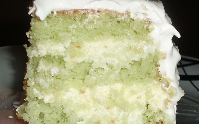 Bolo mousse de limão (mousse feito de leite em pó)