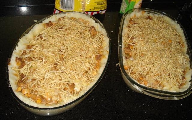 Batata recheada com estrogonofe de filé