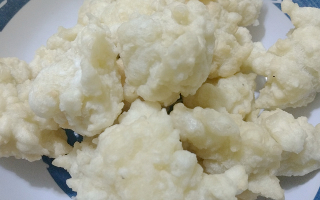 Pão de queijo frito com tapioca