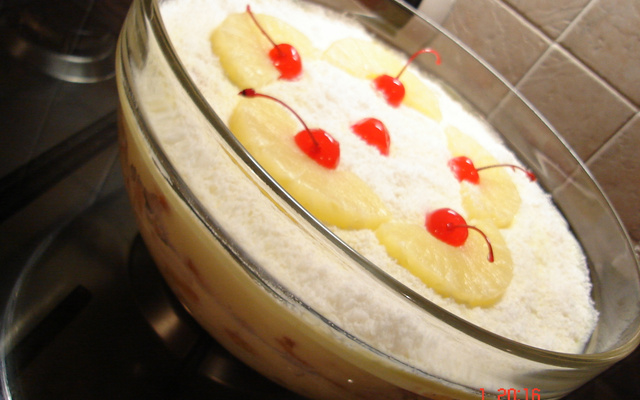 Pavê de abacaxi com coco