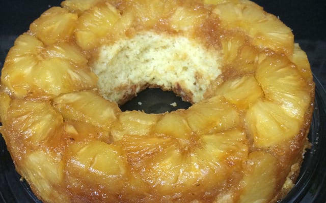 Bolo de abacaxi caramelizado