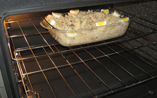 Penne com peito de peru ao molho branco