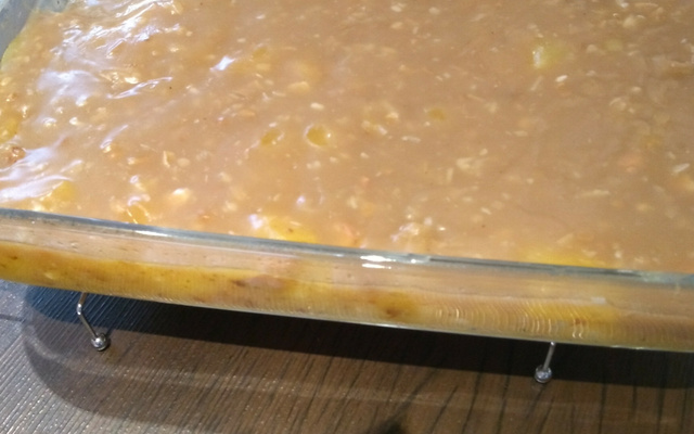 Linguiça toscana assada na maionese com mandioca