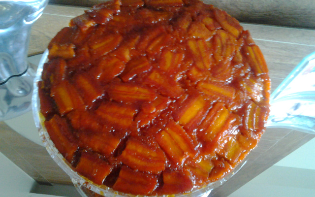 Torta de banana caramelizada