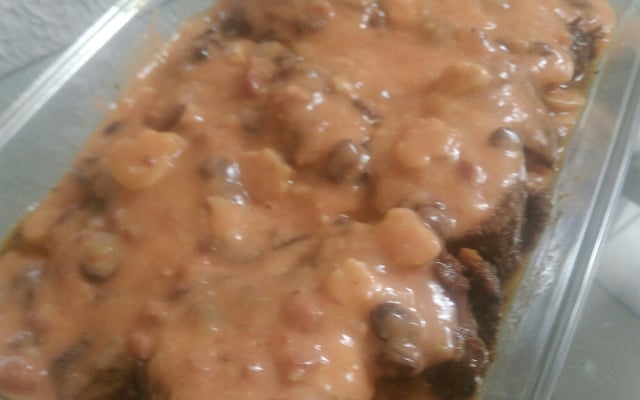 Lingua de boi com vinho