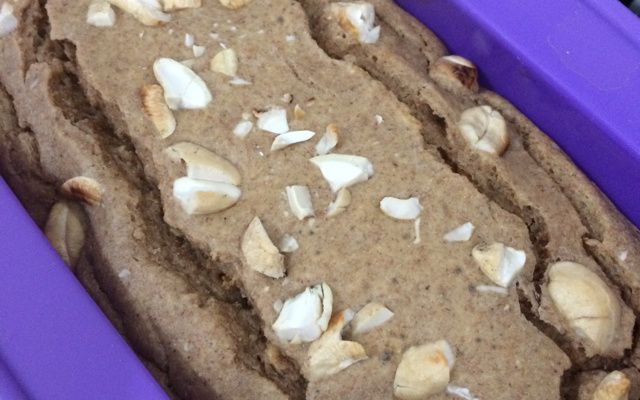 Bolo de banana integral com iogurte no liquidificador