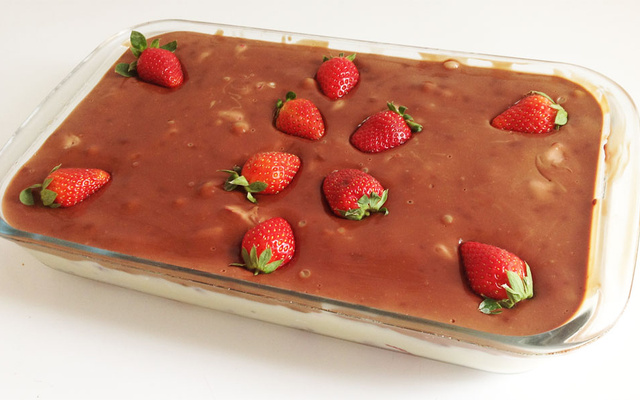 Torta Gelada de Morango