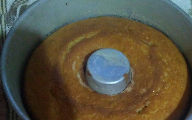 Bolo de farinha de trigo cremoso