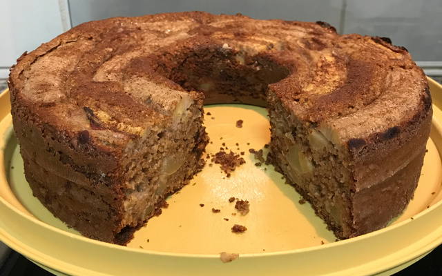 Bolo integral de banana e maçã