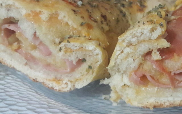 Massa para pizza, esfiha, joelho e outros salgados assados