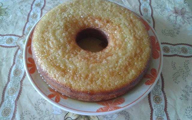 Bolo de laranja com calda