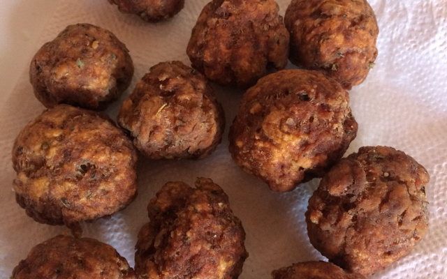 Bolinho de carne moida