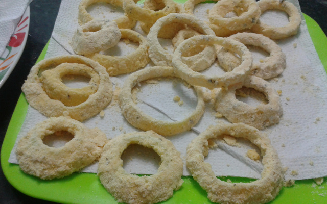 Onion rings empanada com fubá mimoso