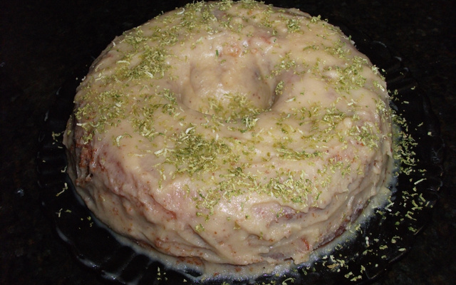 Bolo sofisticado de fubá e coco