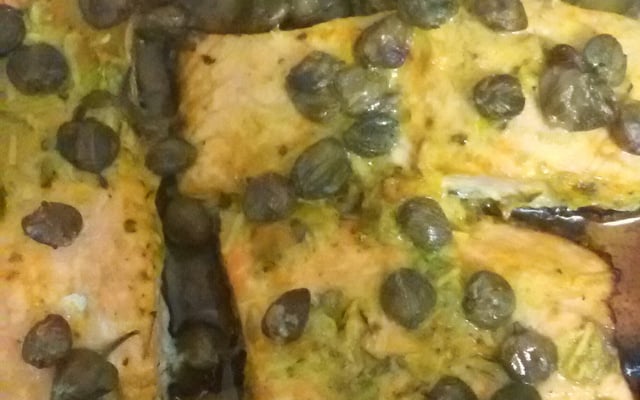 Salmão com alcaparras e mostarda