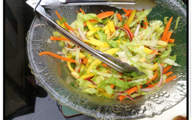 Salada de manga verde tailandesa