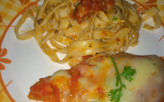 Filé de frango à parmegiana