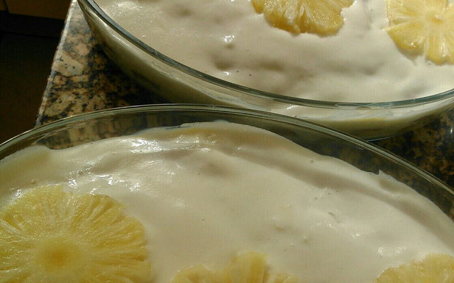 Pavê de abacaxi com coco