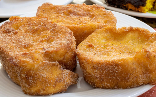 Rabanada com recheio de pistache