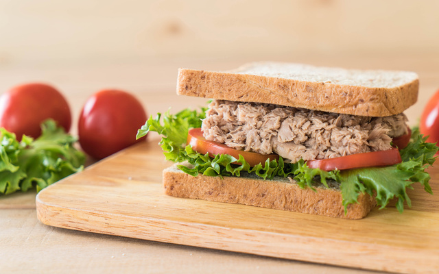 Sanduíches Integrais de Atum com Philadelphia