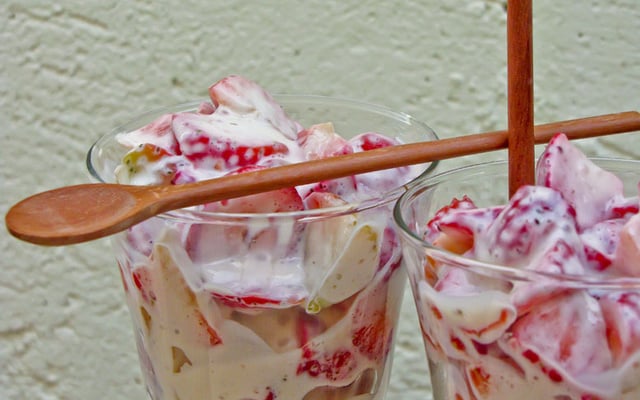 Doce morangos com suspiro