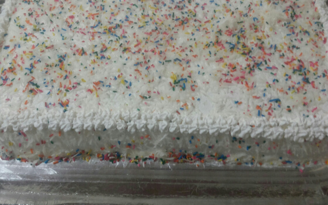 Bolo de aniversário de pêssego