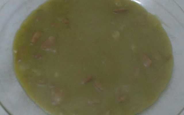 Sopa creme de ervilha com bacon