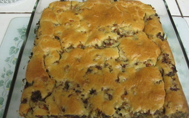 Torta com sobras de carne