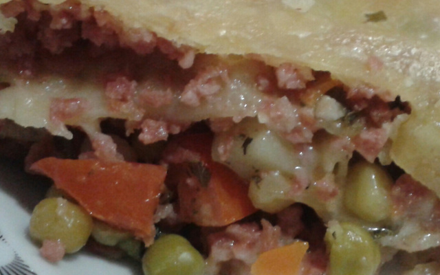 Rocambole  de massa de pastel