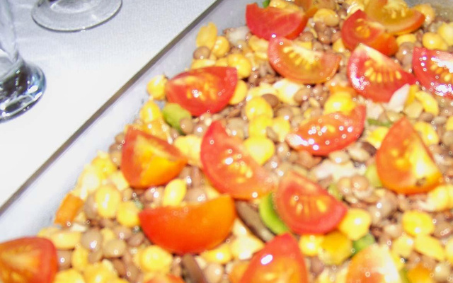 Salada de grão-de-bico e lentilhas ao molho de mostarda de Dijon