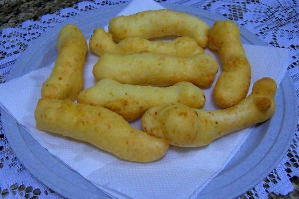 Bolinho de queijo frito