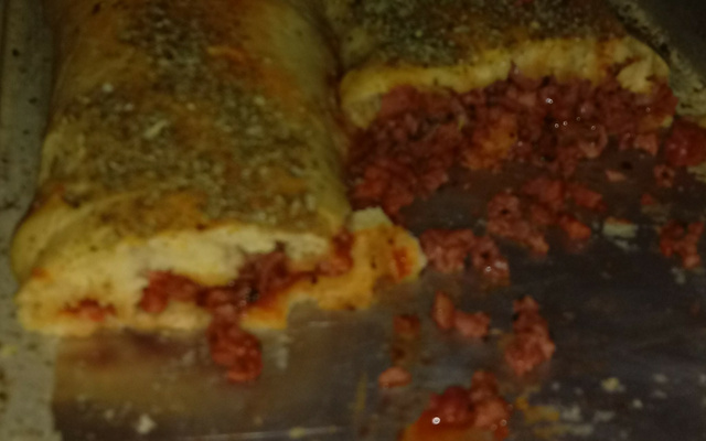 Pão de cebola e calabresa