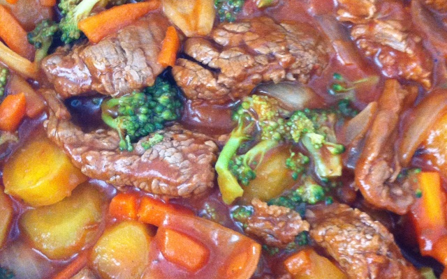 Picadinho de carne com legumes