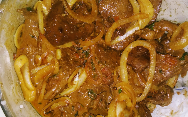 Bife de fígado acebolado