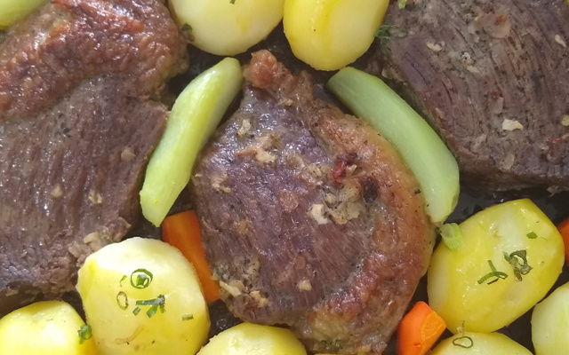 Picanha de forno com batatas