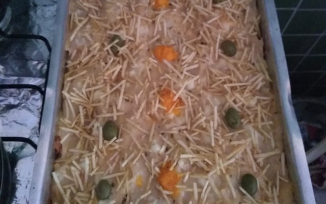 Lasanha de frango com requeijão, queijo e presunto