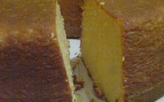 Bolo de queijo e creme de leite