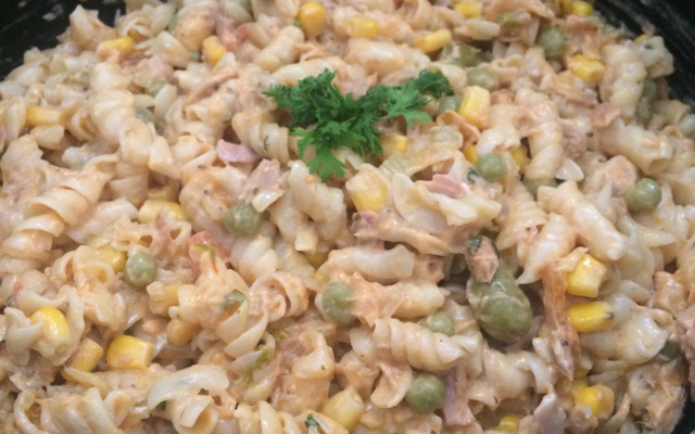 Macarrão com atum e maionese