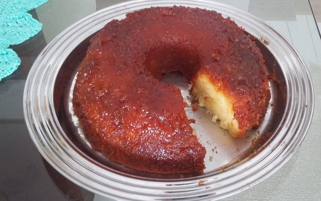 Bolo de aipim caramelizado