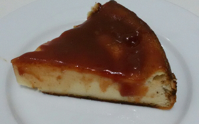 Torta doce mineirinha de ricota com goiabada