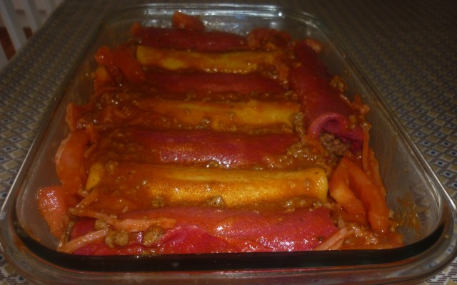 Panquecas coloridas ao molho