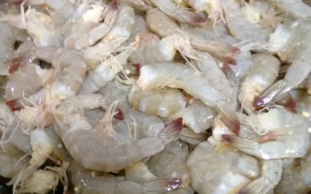 Camarão frito de praia