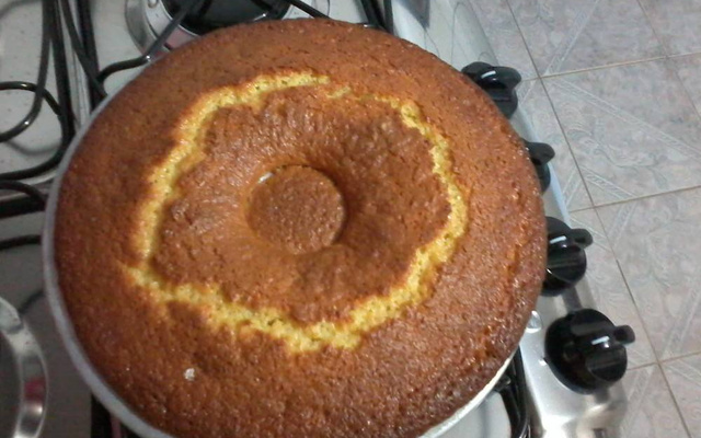 Bolo de laranja com calda