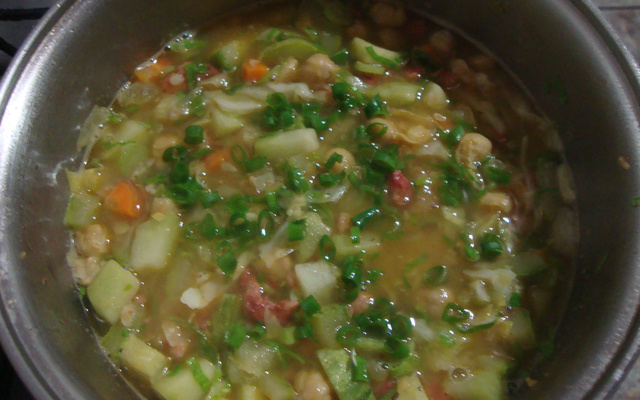 Sopa prática de grão de bico